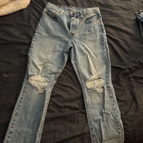 Levi's Light Blue Straight Leg Jeans - Picture 2 of 3